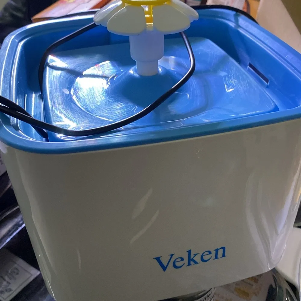Veken water fountain for cat with extra filters for the water fountain - Picture 2 of 4
